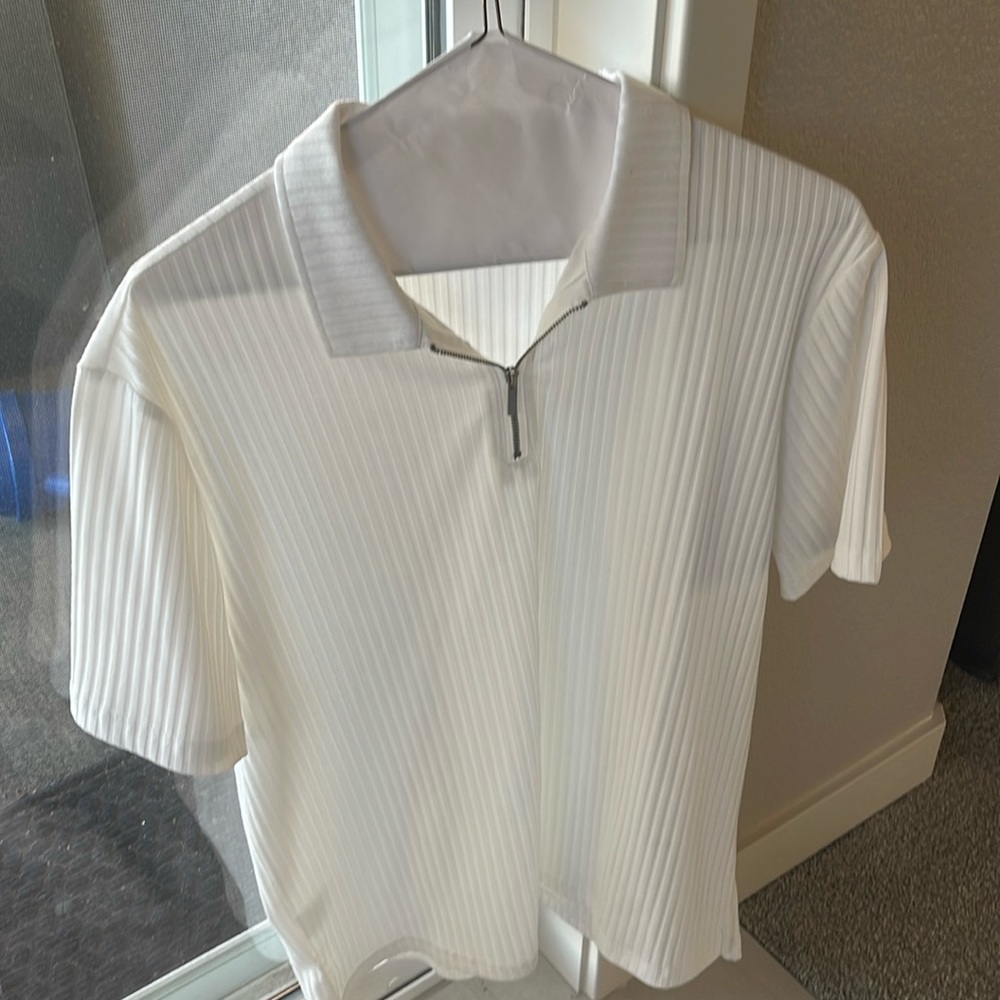 Wear Fashion Short Sleeved Zip Up polo shirt